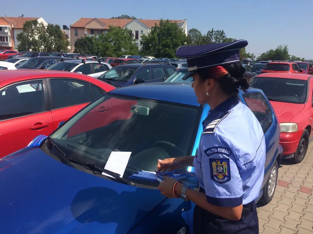 FOTO | Poliţiştii clujeni au continuat activităţile în cadrul campaniei „Atenţie la neatenţie!”