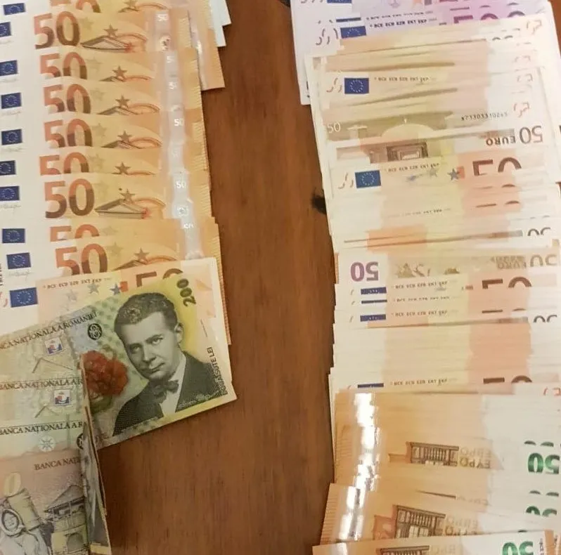 FOTO | Furt de 45.000 de lei dintr-o locuinţă. Făptaşul a fost prins după câteva ore
