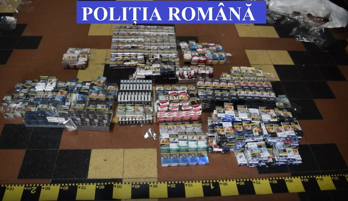 FOTO | Doi bărbaţi au ajuns în spatele gratiilor după ce au furat 1254 de pachete de țigări dintr-un magazin