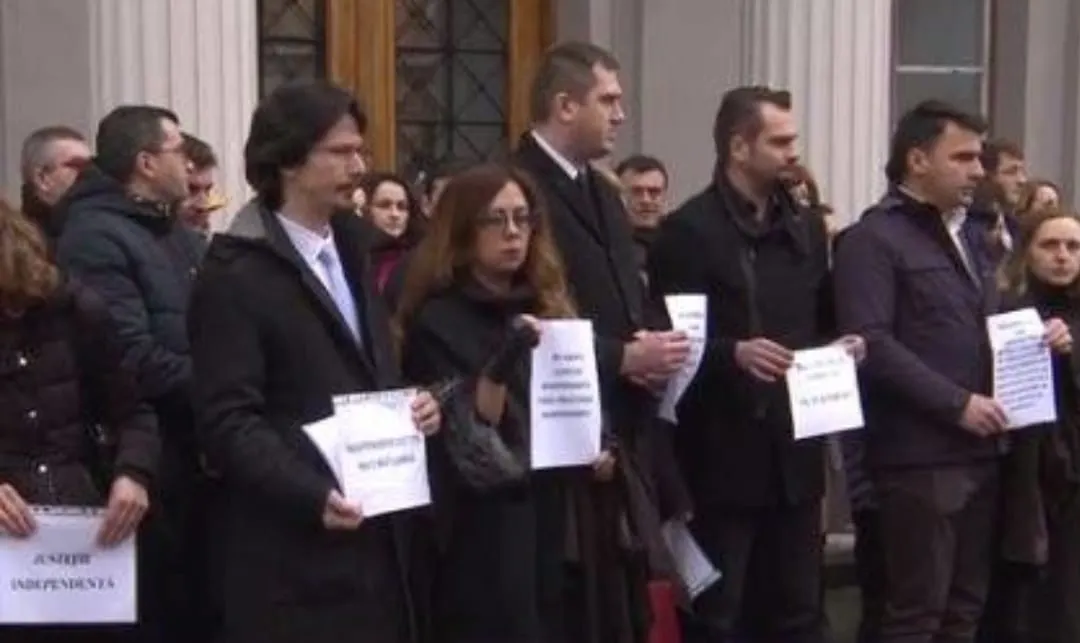 Magistraţii clujeni vor protesta astăzi în stradă