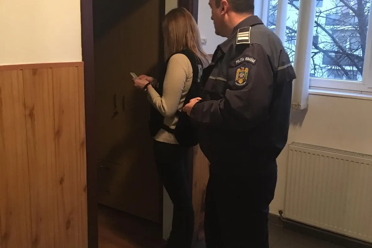 FOTO | Acţiuni ale poliţiştilor în zona campusurilor universitare şi a căminelor studenţeşti