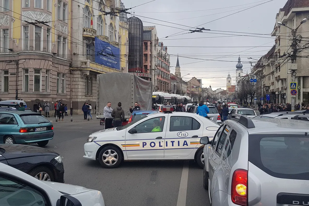VIDEO | Protest #şieu la Cluj! Traficul a fost blocat în tot oraşul timp de 15 minute