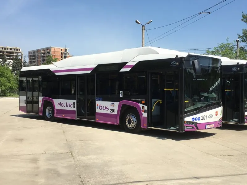 Studenții UBB primesc carduri de transport contactless
