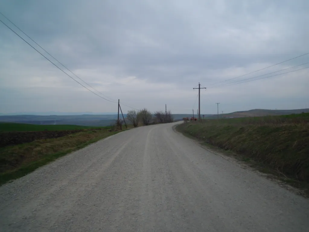 Drumul Vâlcele - Aiton - Rediu va fi asfaltat