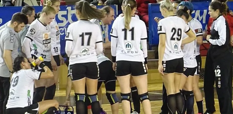 Handbal feminin: Universitatea Cluj, egalitate cu Dacia Mioveni