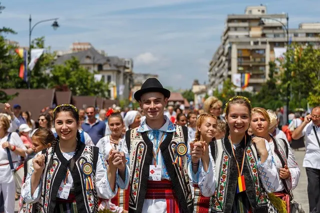 Muzeul Etnografic al Transilvaniei expune iile din Colecțiile Brătianu și Cantacuzino