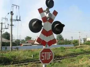 Un accident pe trecerea la nivelul căii ferate a blocat traficul feroviar din Cluj