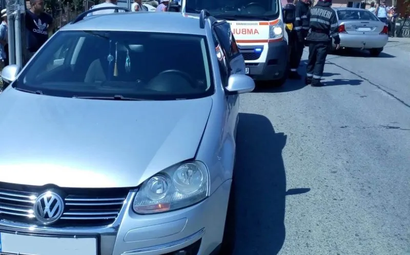 FOTO | Accident de circulaţie în Căşeiu! O femeie însărcinată a fost rănită
