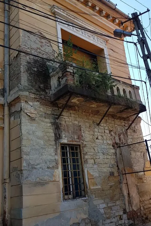 FOTO | Imagini HORROR dintr-un spital de psihiatrie din Cluj! Zeci de bolnavi într-o singură cameră insalubră