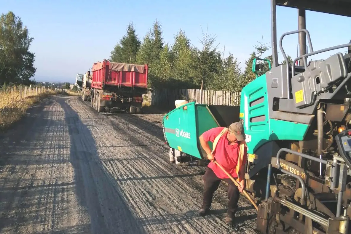 A început asfaltarea drumului județean 107P (DN 1) Gilău – Someşul Rece – Mărişel – DN 1R