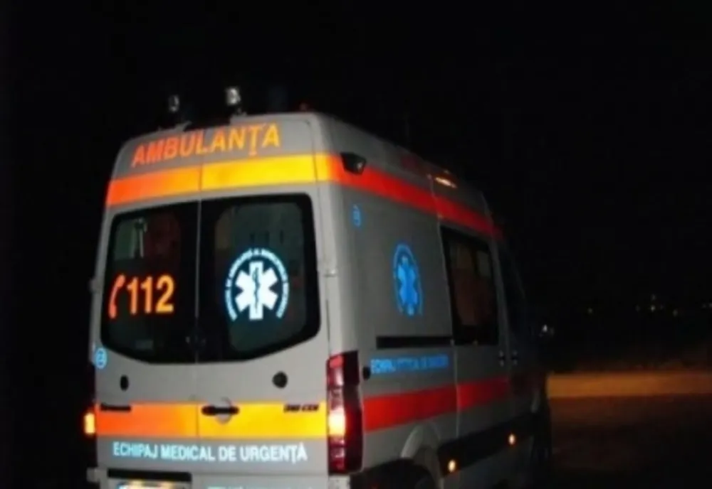 Accident pe centura Gherlii! Coliziune între două autoturisme şi un autotren