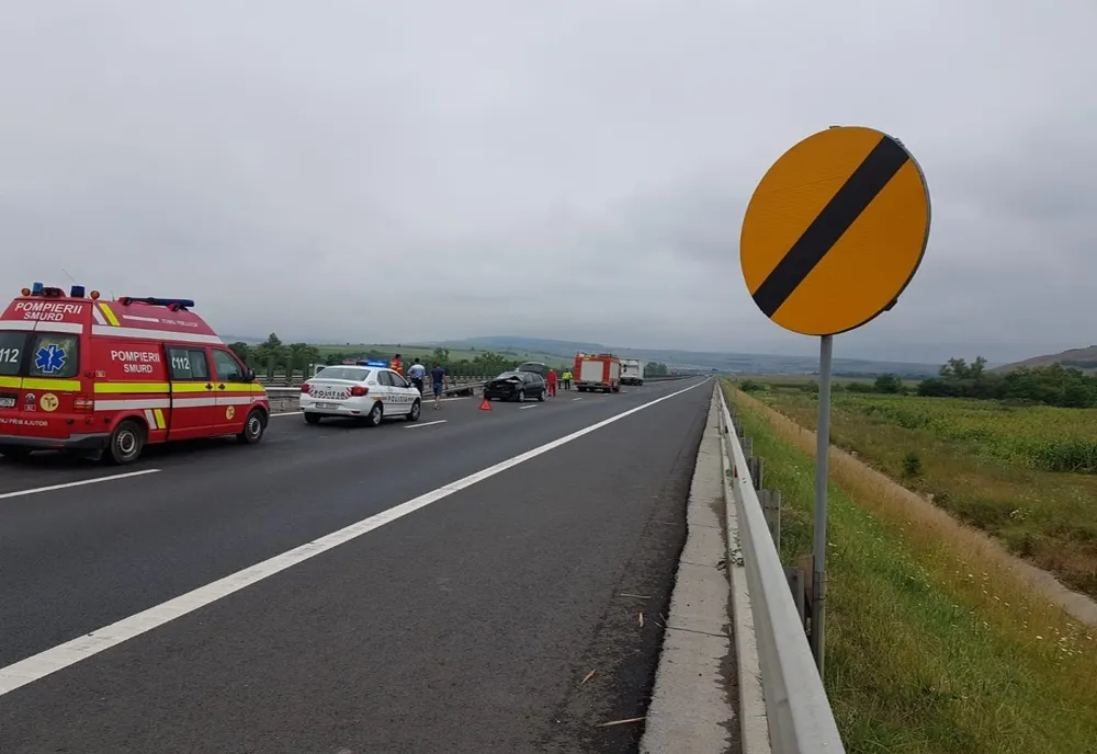 Teribil accident pe autostrada A1. Un TIR s-a ciocnit cu o mașină și cu un microbuz