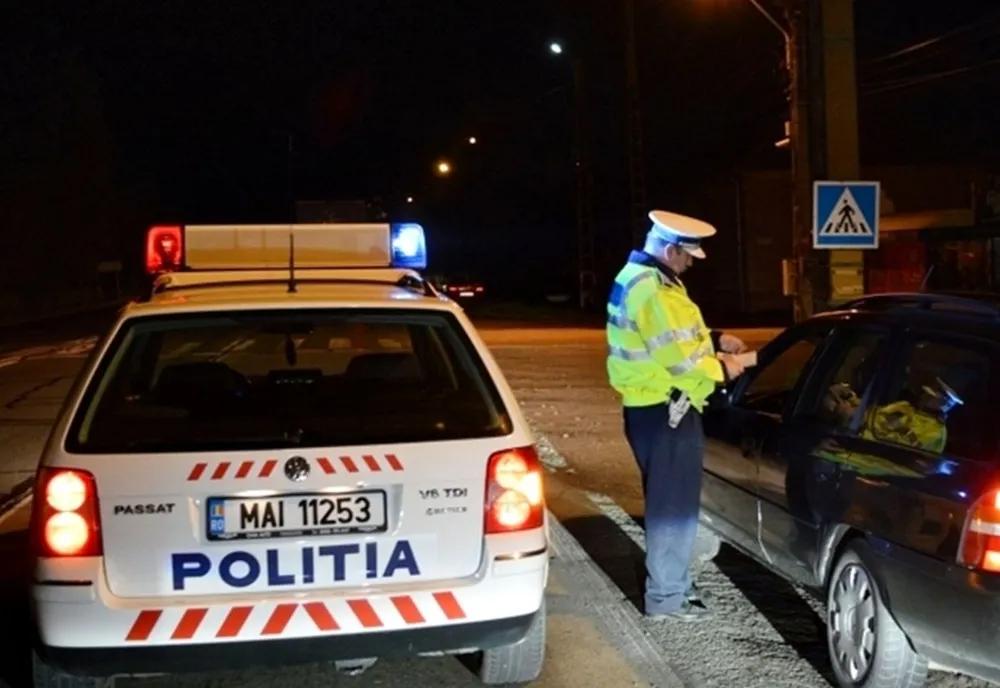 Bărbat prins la volanul unei maşini furate! Acesta nu are permis de conducere