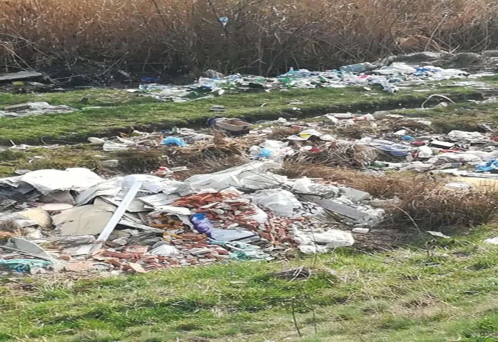 FOTO | ABA Someș-Tisa s-a autosesizat  în legătură cu deșeurile semnalate în localitatea Florești 