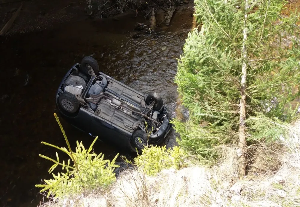 FOTO | Accident mortal în județul Cluj! Un italian a murit după ce a căzut cu mașina într-un râu 