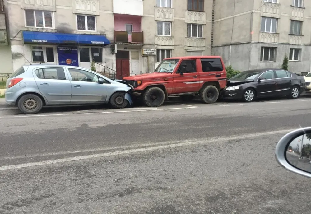 Un bistrițean și un clujean, băuți fiind, au fost implicați într-un accident rutier