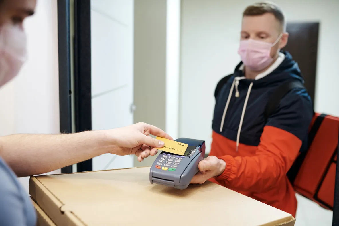 Practici distanțarea socială? Iată de unde poți comanda mâncare în Cluj (P)