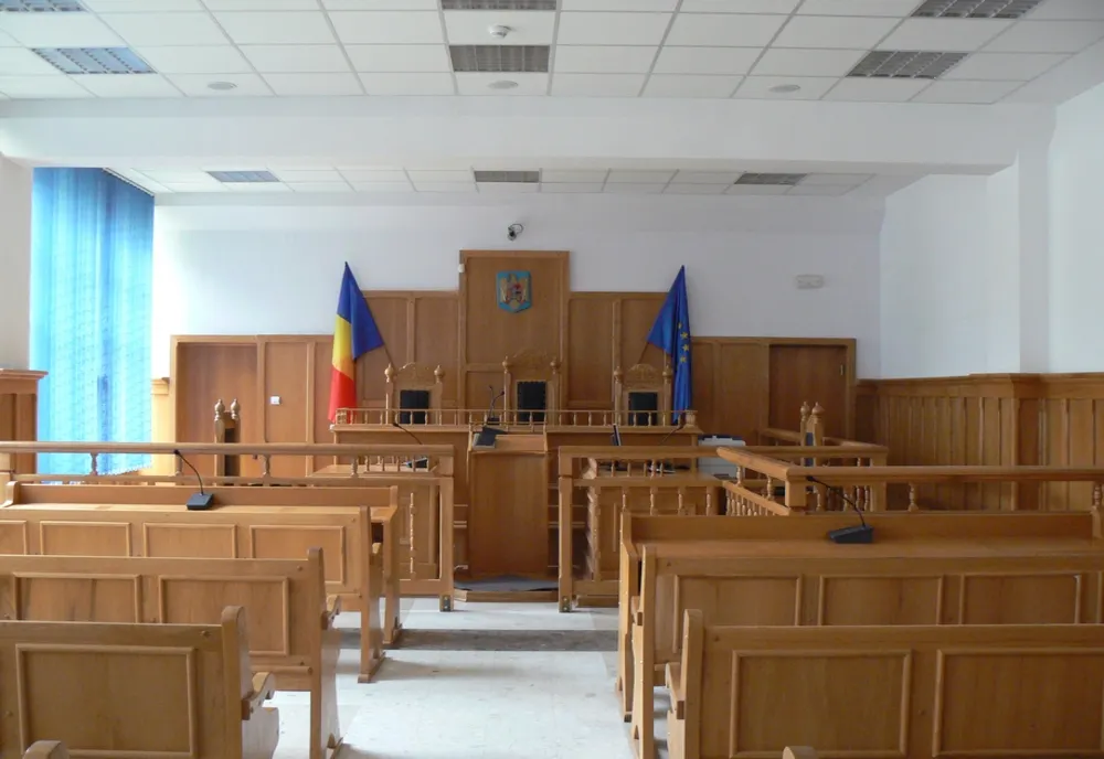 Două persoane din Gherla au fost trimise în judecată pentru camătă şi complicitate la camătă
