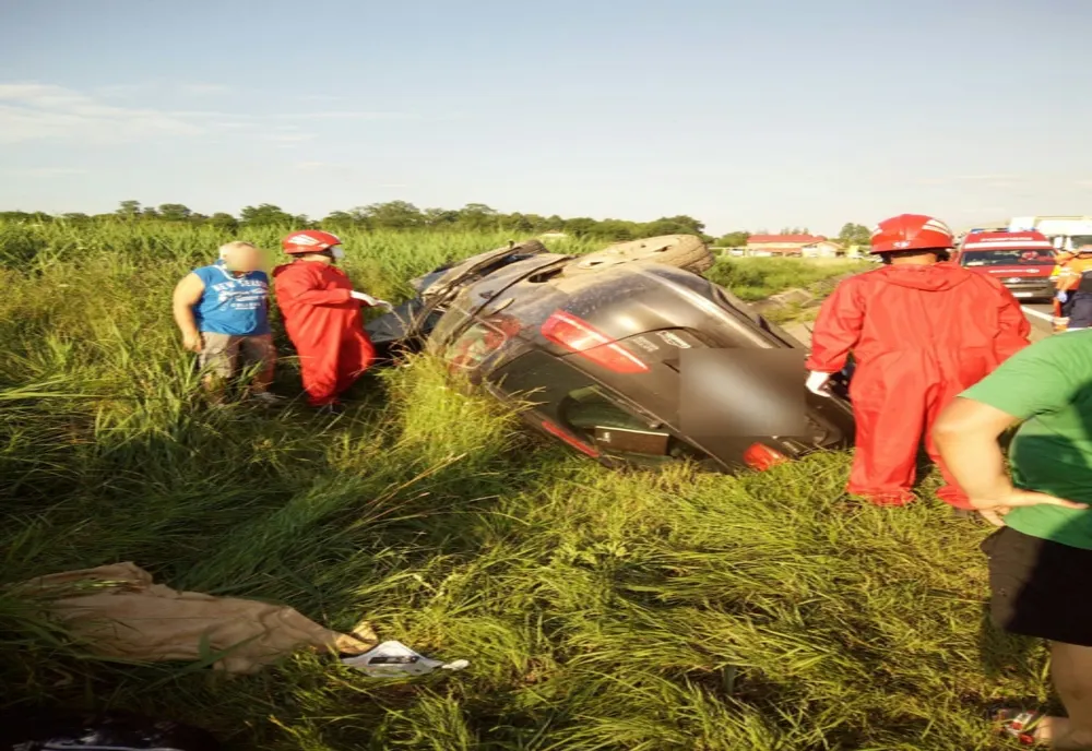 FOTO | Accident cu două mașini în Bologa! Unul din autoturisme s-a răsturnat 