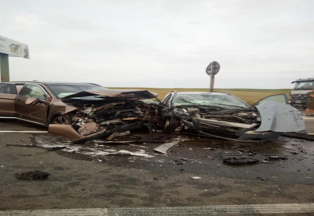 FOTO | Grav accident în Copăceni! 5 persoane au fost rănite 