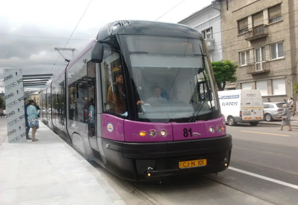 Tramvaie noi pe străzile din Cluj! Acestea au fost produse la Arad