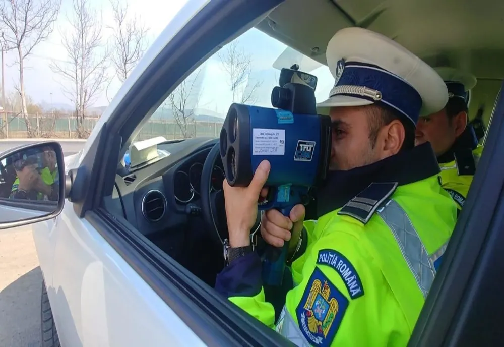 Acţiune comună a poliţiştilor clujeni şi mureşeni! 15 vitezomani au fost sancţionaţi