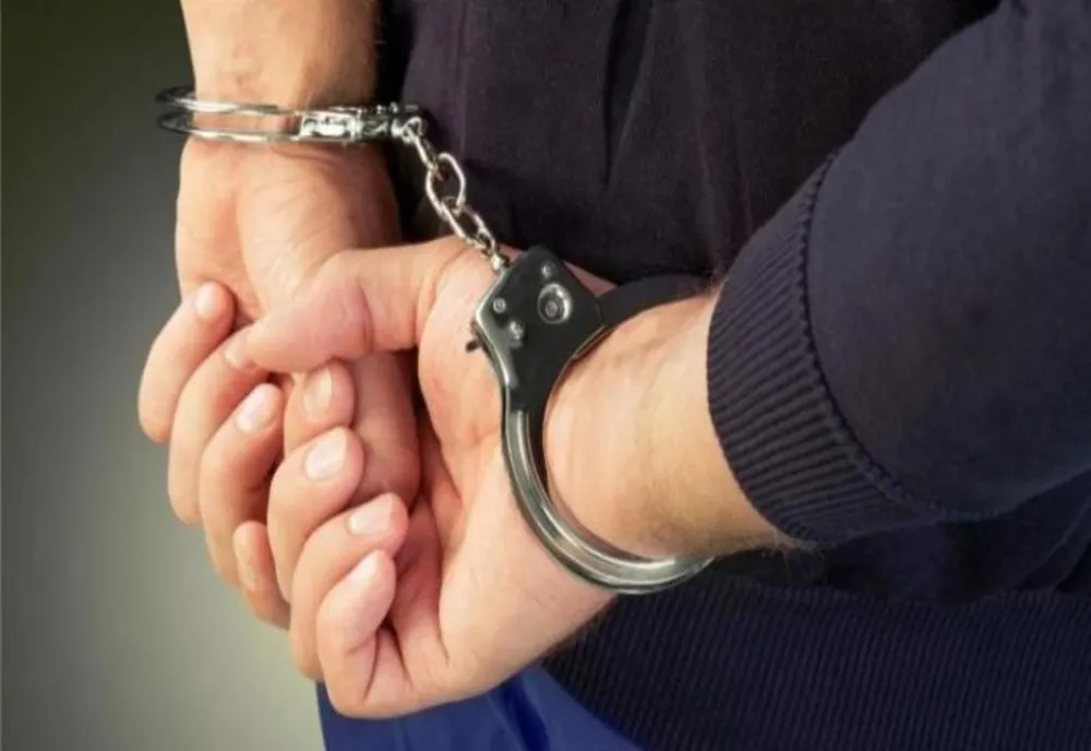 Hoţi de catalizatoare auto prinşi de poliţiştii clujeni