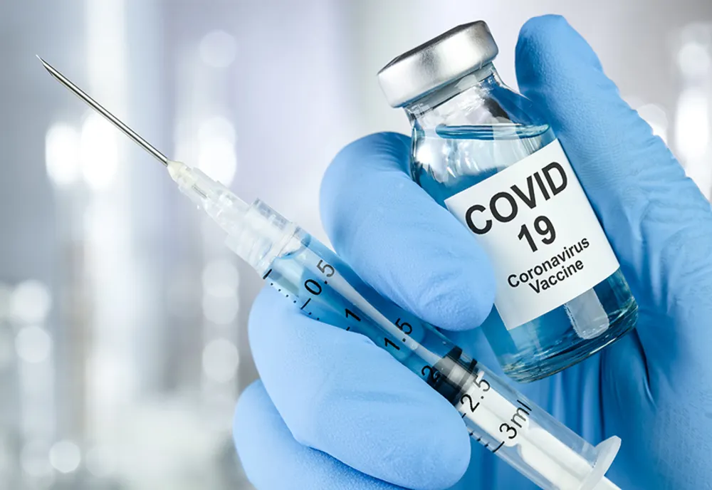 O femeie din Gherla s-a simţit rău şi a fost internată după ce a primit vaccinul anti-COVID-19