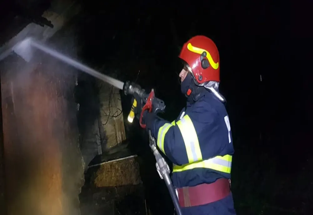 Incendiu în Câmpia Turzii! Un bărbat a murit