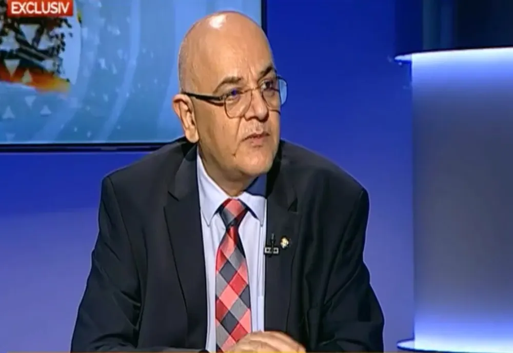 Raed Arafat recomandă românilor să evite vacanțele în țări cu risc epidemic ridicat: Nu este exclusă apariția valului 4 al pandemiei!