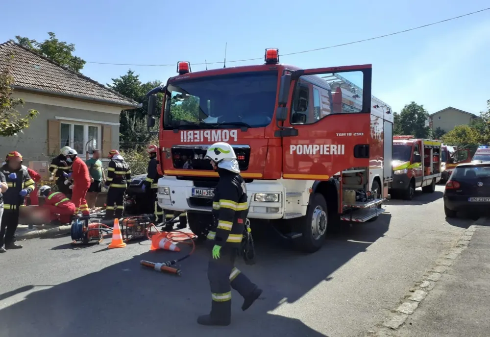 Grav accident în Cluj-Napoca! O femeie a murit prinsă sub o maşină (FOTO)