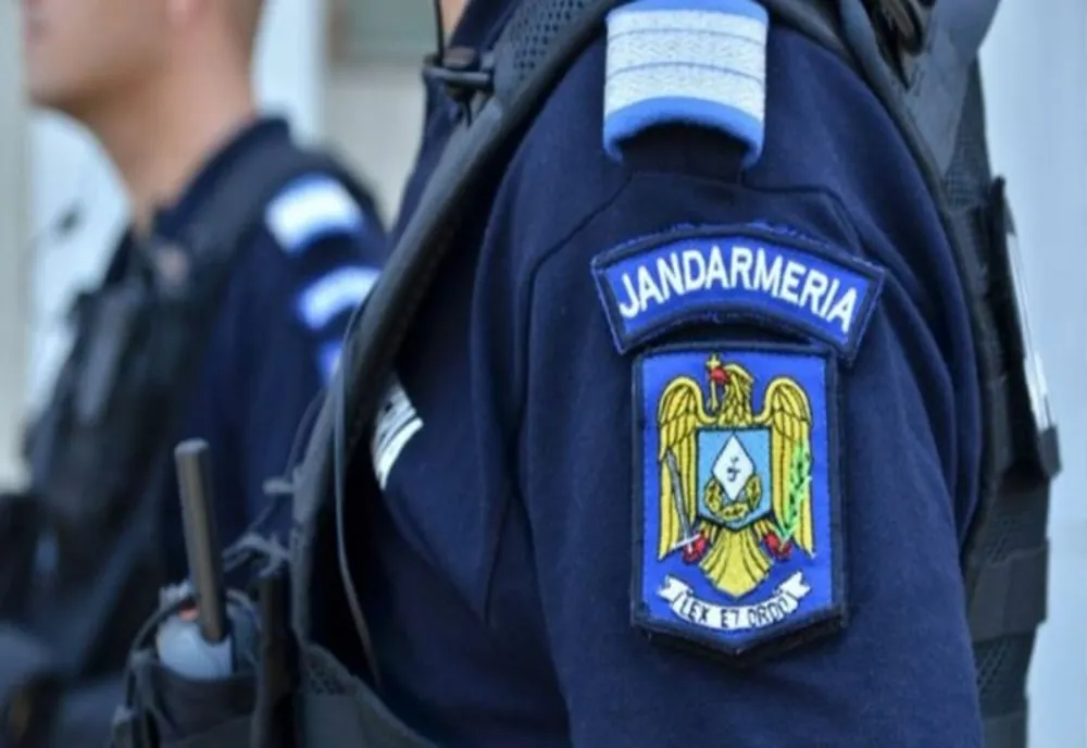Anchetă la Jandarmeria Cluj-Napoca, după apariţia unei purtătoare de cuvânt în imagini cu conotații erotice