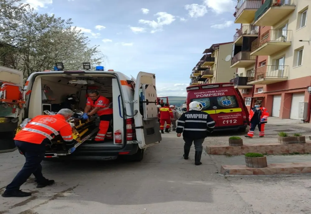Incendiu într-un bloc din Florești! Un bărbat a suferit arsuri grave (FOTO)