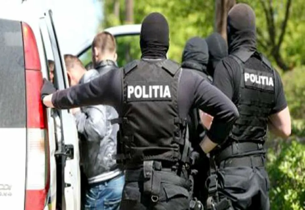 Tânăr din Bistrița-Năsăud, angajatul unei firme de curierat, tâlhărit în Gherla! Hoții au fost prinși și trimiși după gratii