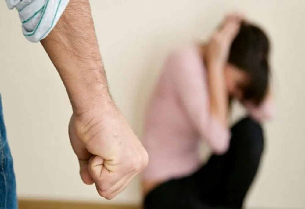 RAPORT AL POLIȚIEI ROMÂNE: NUMĂRUL CAZURILOR RAPORTATE DE VIOLENȚĂ DOMESTICĂ, ÎN SCĂDERE