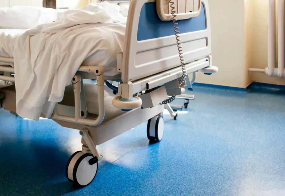 Un asistent medical de la o clinică din Cluj s-a filmat în timp ce se masturbează la locul de muncă și a postat imaginile pe site-urile de socializare