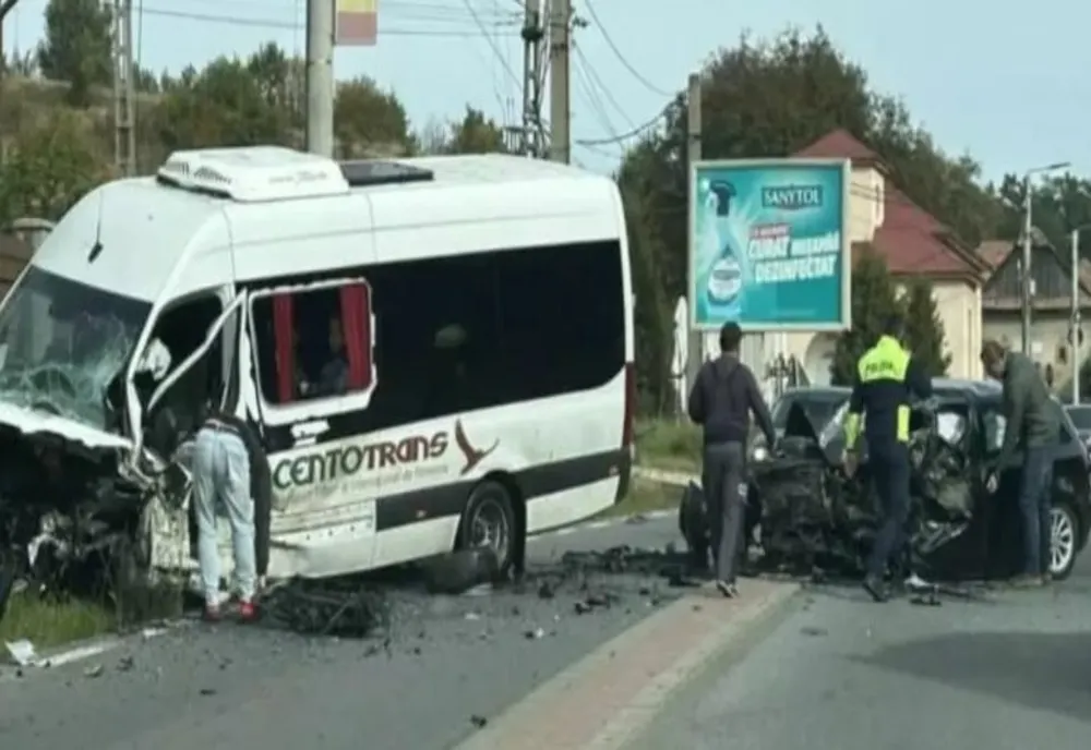 Accident teribil în județul Cluj. 16 oameni au ajuns la spital, numeroase ambulanțe și elicopter SMURD trimise la intervenție - VIDEO