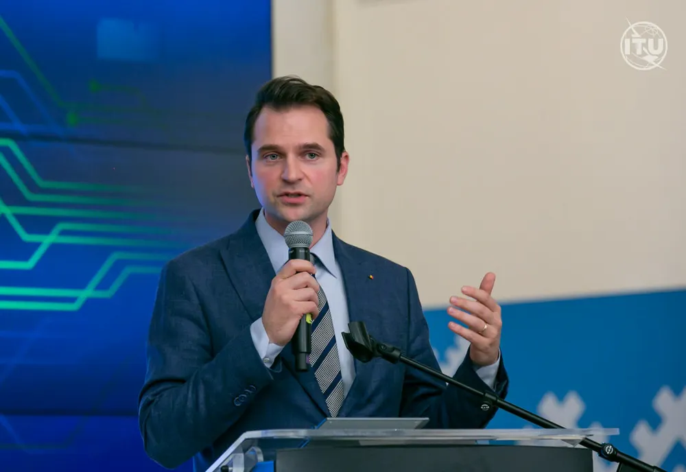 SEBASTIAN BURDUJA: 114 COMUNITĂȚI DIN ROMÂNIA VOR AVEA PARCURI SOLARE FINANȚATE DE MINISTERUL ENERGIEI
