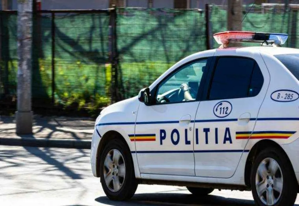 Doi bărbați reținuți după o urmărire în trafic. Un șofer ar fi fost bătut și lăsat fără mașină