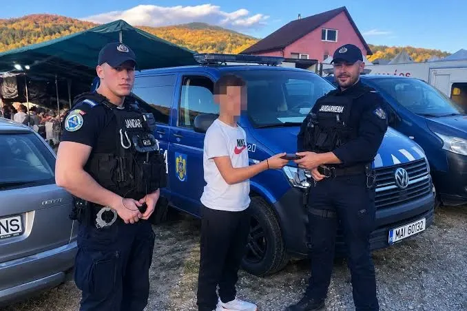 Un jandarm din Cluj a identificat proprietarul unui portofel pierdut la târgul de la Negreni