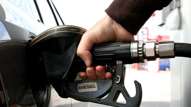 Explozie a prețurilor la carburanți, marți dimineață: motorina trece de 9,20 lei. Ce MĂSURI ar putea lua Guvernul