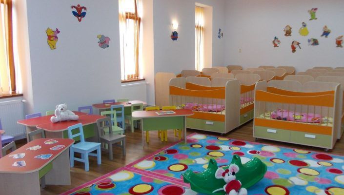 Calendarul înscrierilor la creșă și grădiniță 2026–2027, în consultare publică. Etapele și termenele anunțate de Ministerul Educației