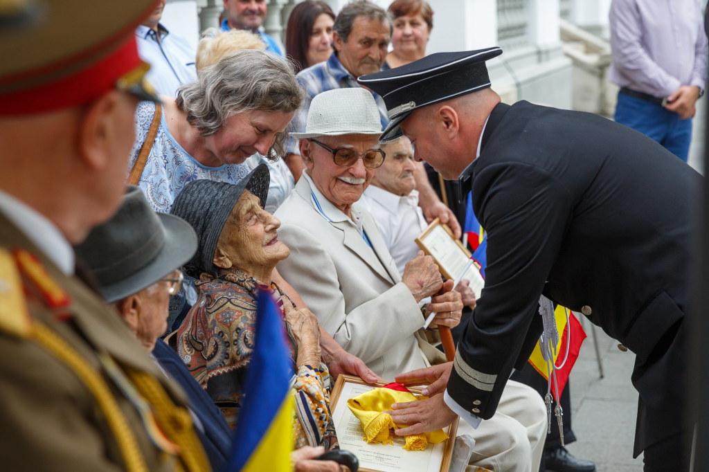 FOTO | Trei clujeni care au împlinit 100 de ani au fost prezenţi în cadrul campaniei ,,O viață cât un Centenar”