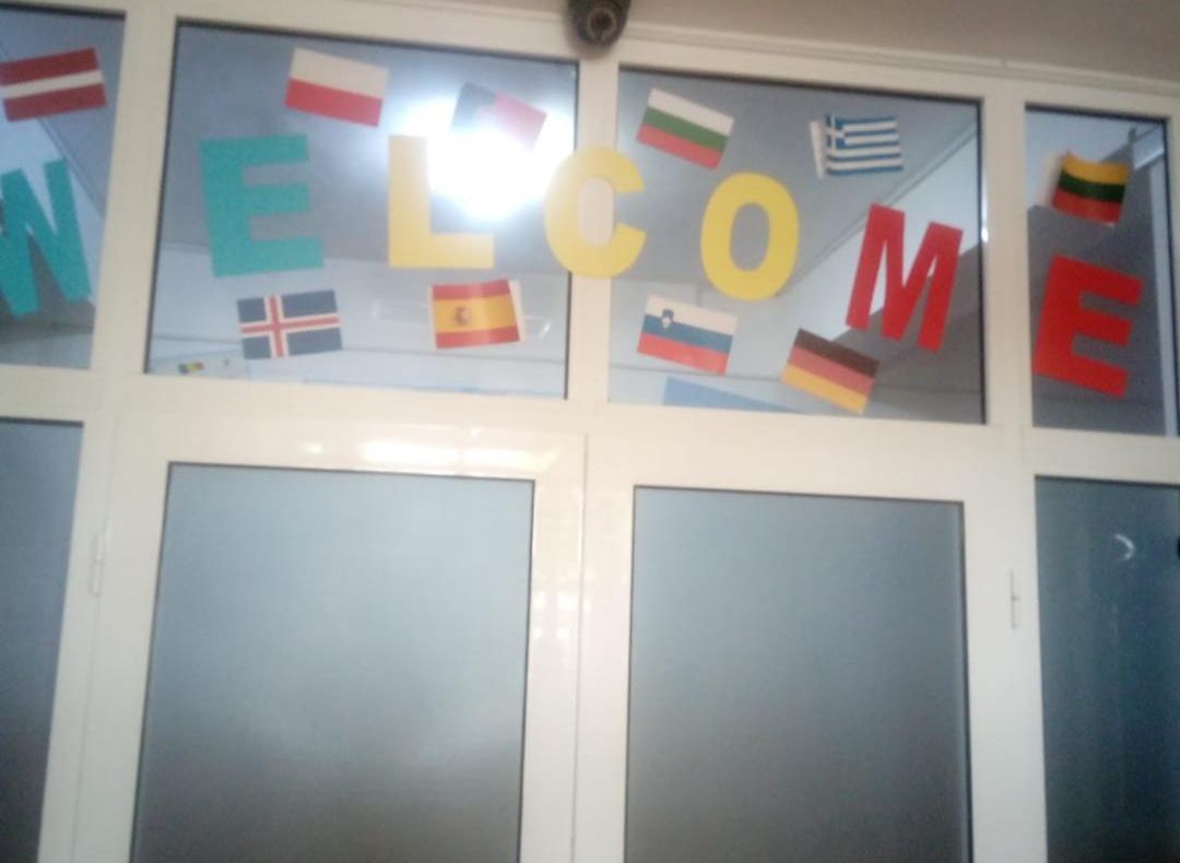 FOTO | Patru tineri din Cluj prinşi cu 26 de pliculeţe cu droguri