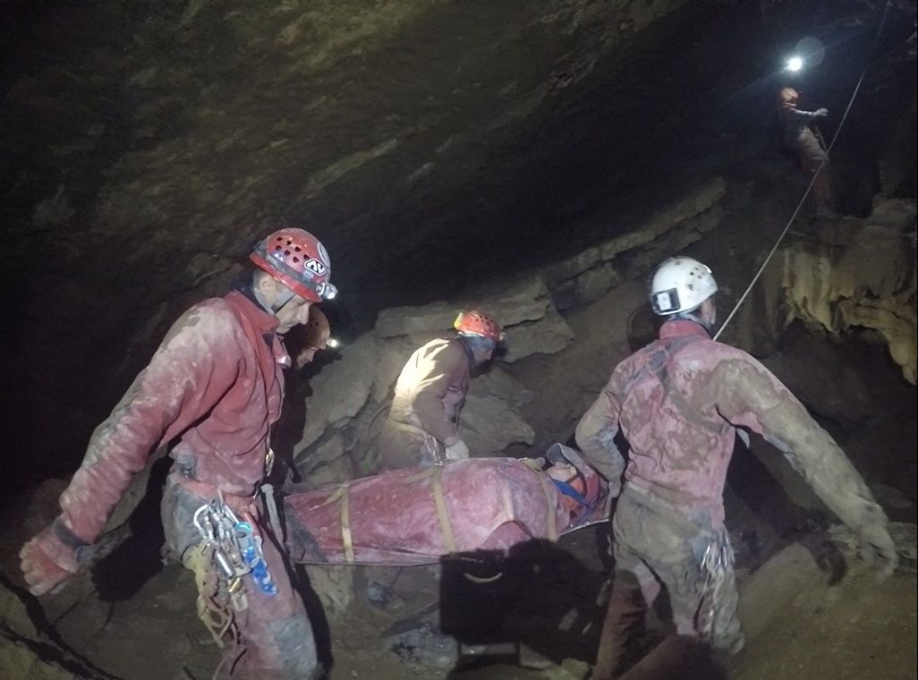 FOTO | Exercițiu internațional de salvare din peșteră, în Munții Bihor-Vlădeasa