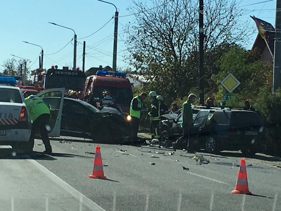 FOTO | Accident grav în Jucu! Patru persoane au fost rănite