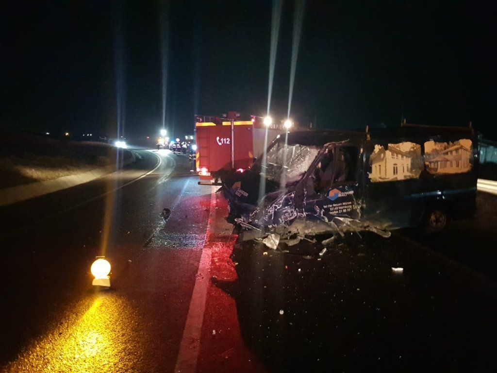 FOTO | Accident în Cluj provocat de un şofer beat! Trei persoane rănite şi două maşini distruse
