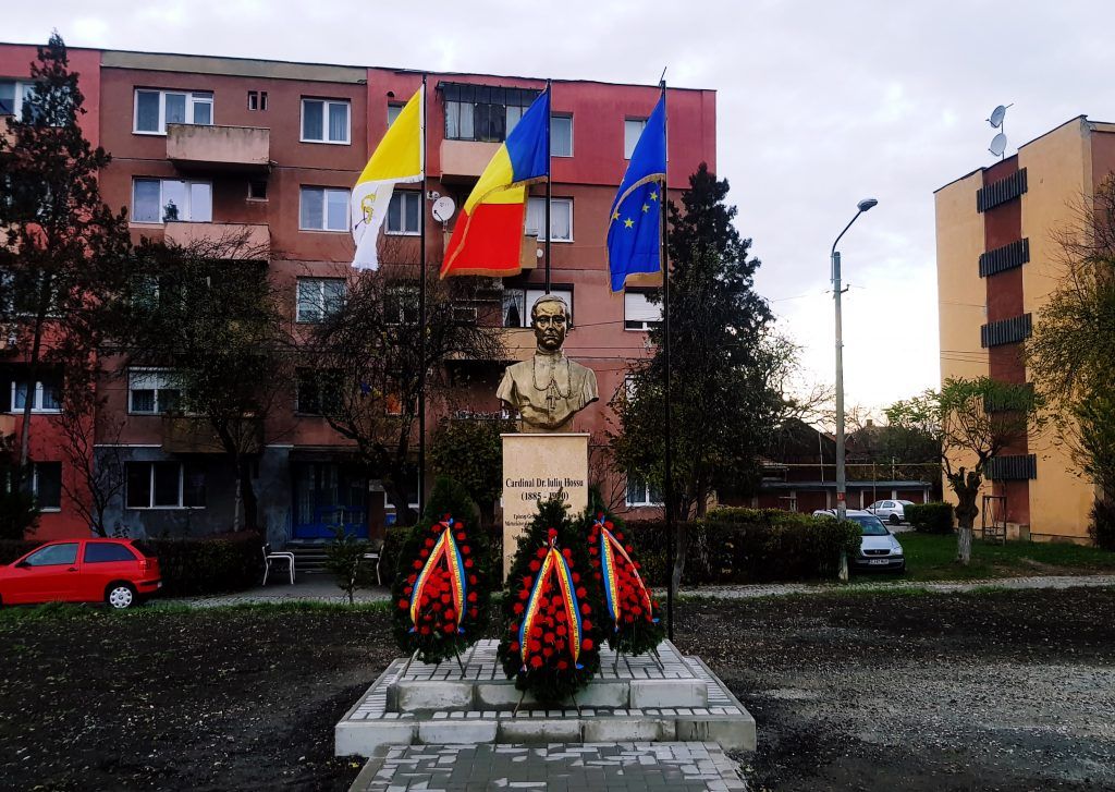 FOTO | Bustul cardinalului Iuliu Hossu dezvelit la Gherla