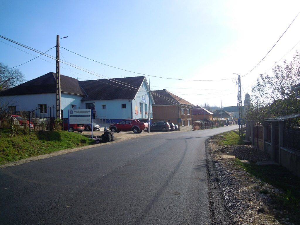 FOTO | Au fost finalizate lucrările de asfaltare ale tronsonului Vultureni – Chinteni situat pe drumul judeţean 109A