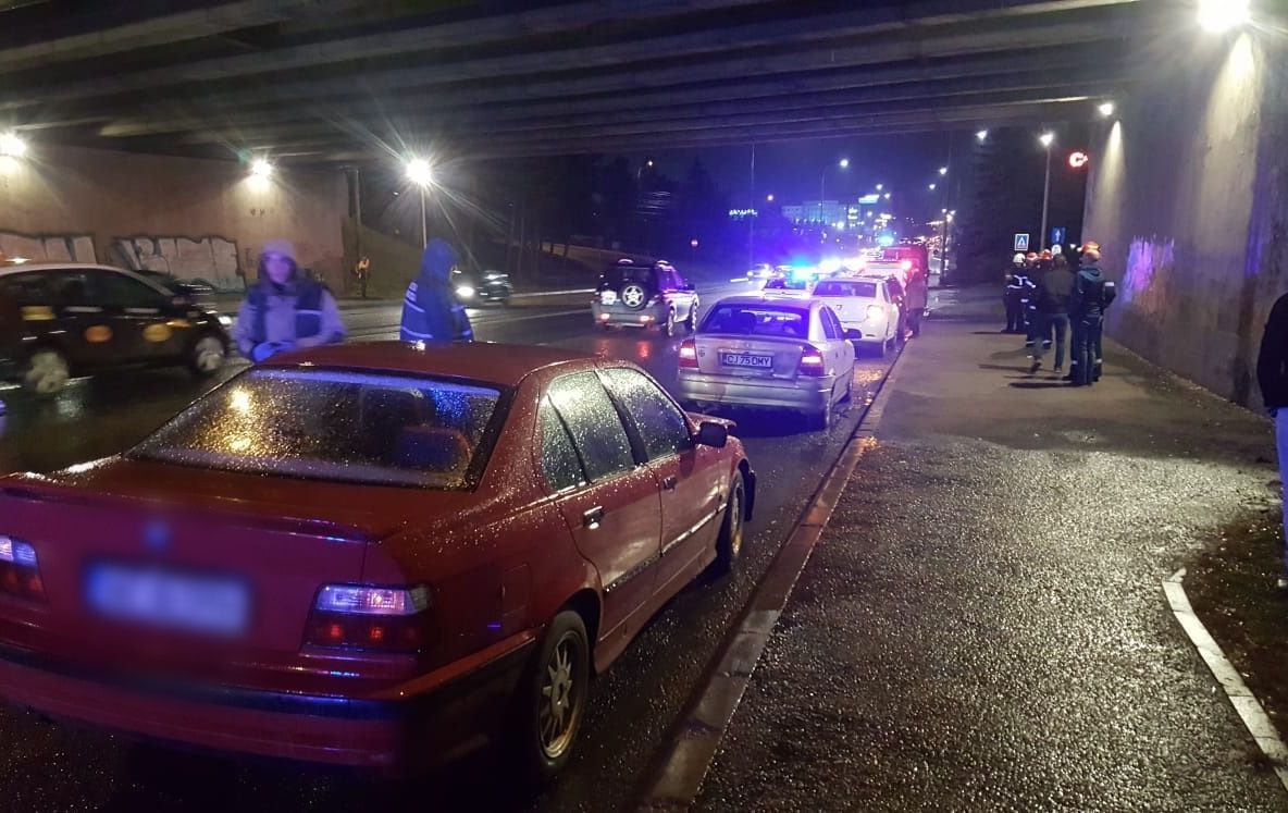 FOTO | Accident cu 4 maşini în Cluj! Doi copii au fost răniţi din cauza unui şofer beat